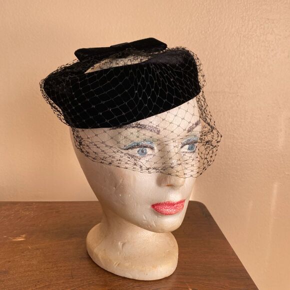 Vintage Black Velvet Hollow Pillbox Hat Bow Veil Pinup Cosplay 50s Goth Funeral - Picture 1 of 10